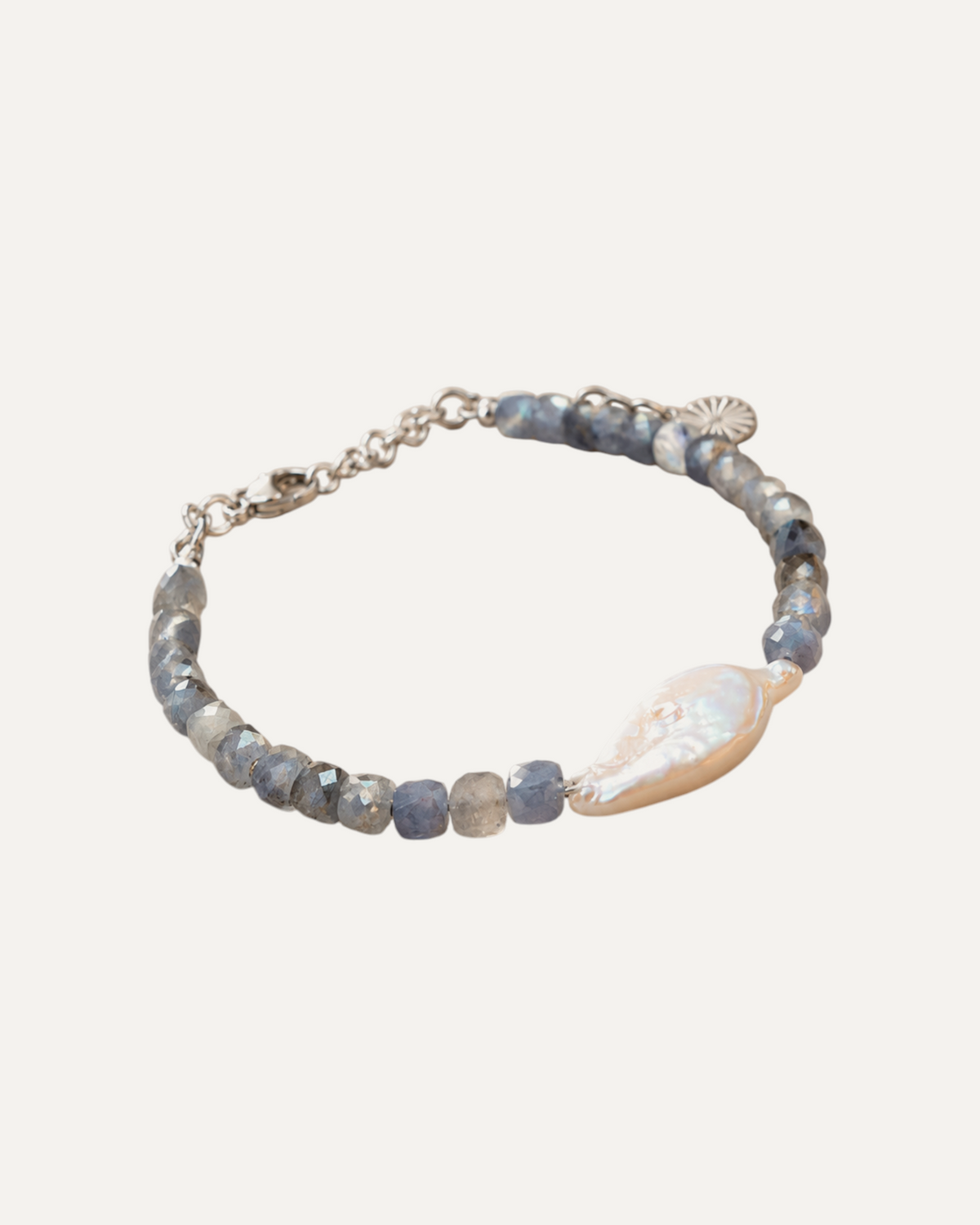 Bracelet Sillage en cyanite et nacre, finition argentée — Théra'Pierres